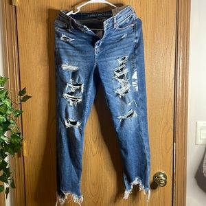 American Eagle High Ride Mom Jeans in Medium size 0S